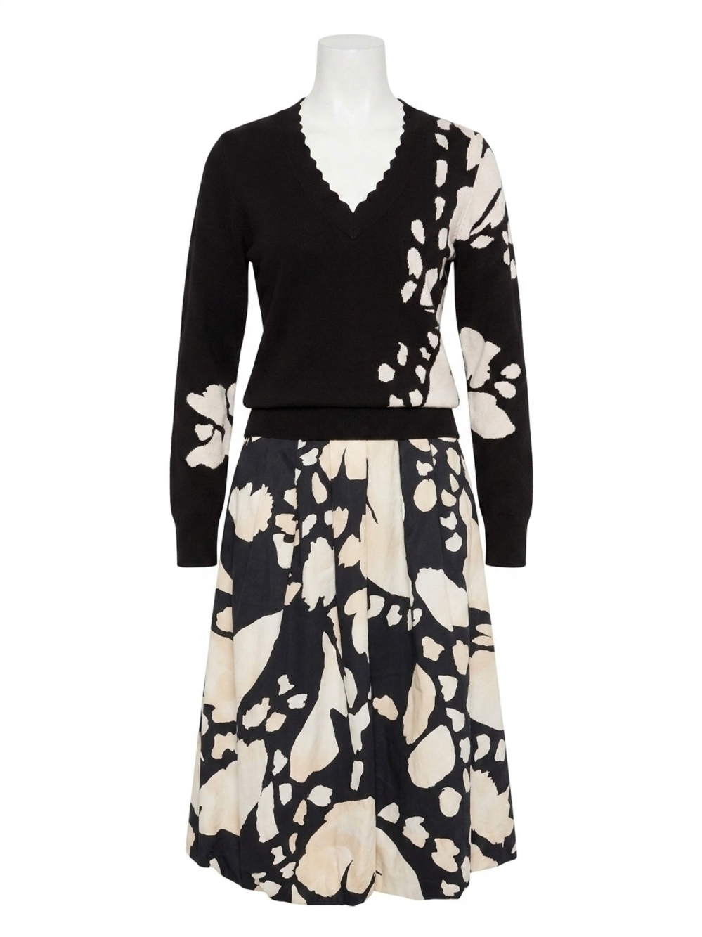 NEW NIC + ZOE evie evening petal sweater in black and off-white